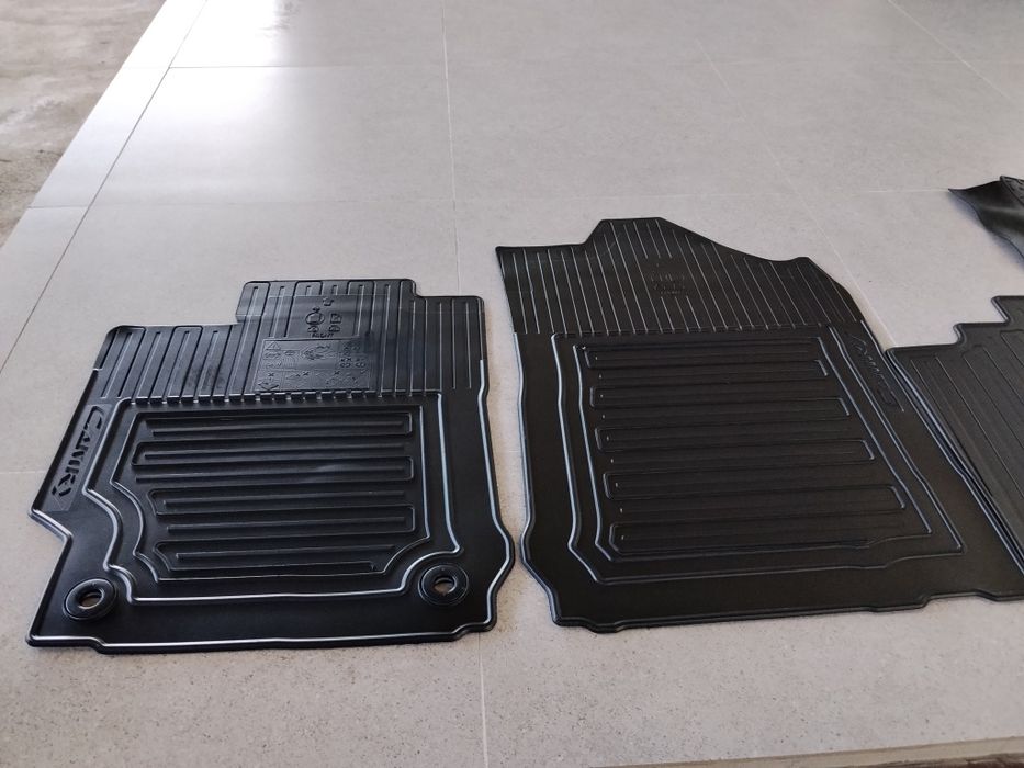 Продам полики на Камри 50-55 оригинал!