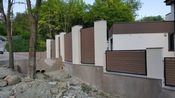 Garduri din sipca metalica, panouri stil jaluzele, tabla cutata, plasă