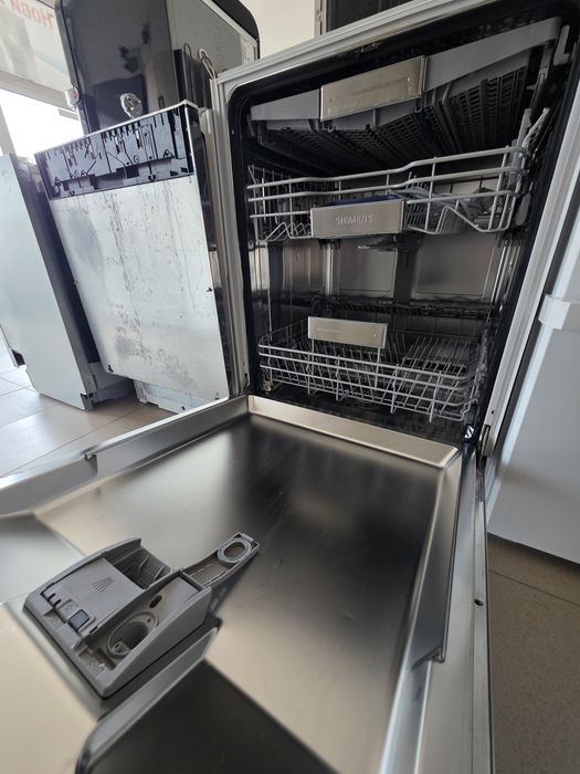 Съдомиялна за пълно вграждане Siemens