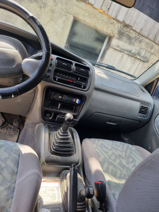 Vând suzuki grand vitara