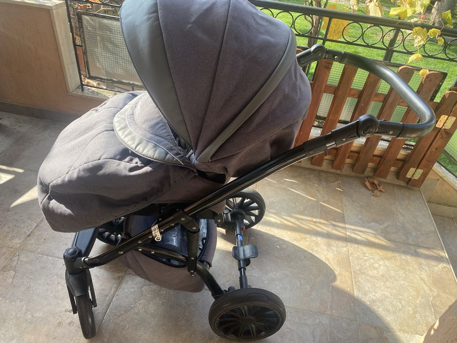 Бебешка количка 3 в 1