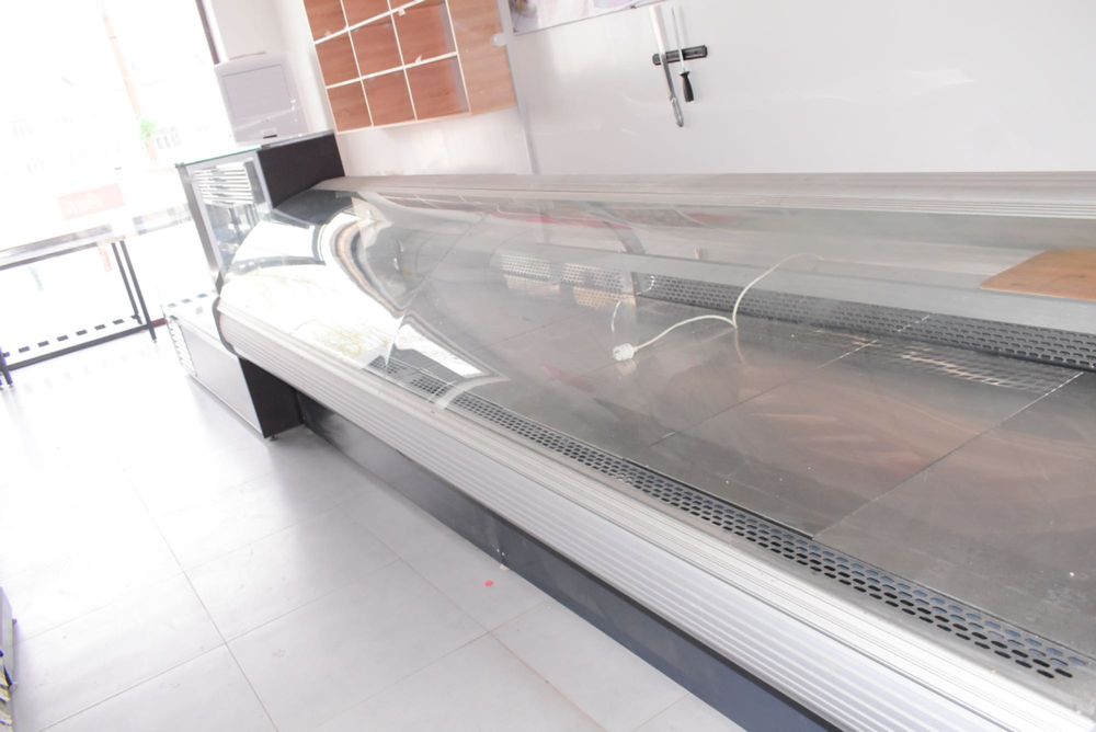 Витринный холодильник