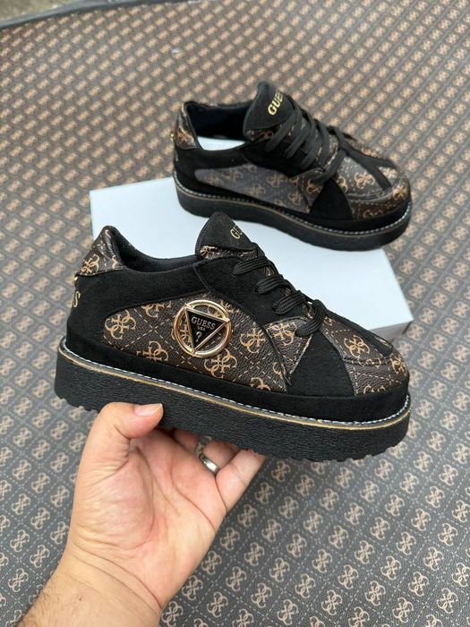 Adidasi unisex preț redus