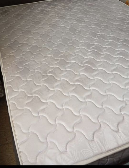 Продам кровать 180/200 крепкая