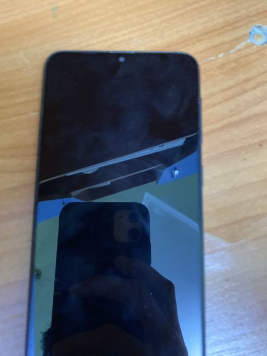 Самсунг А10.