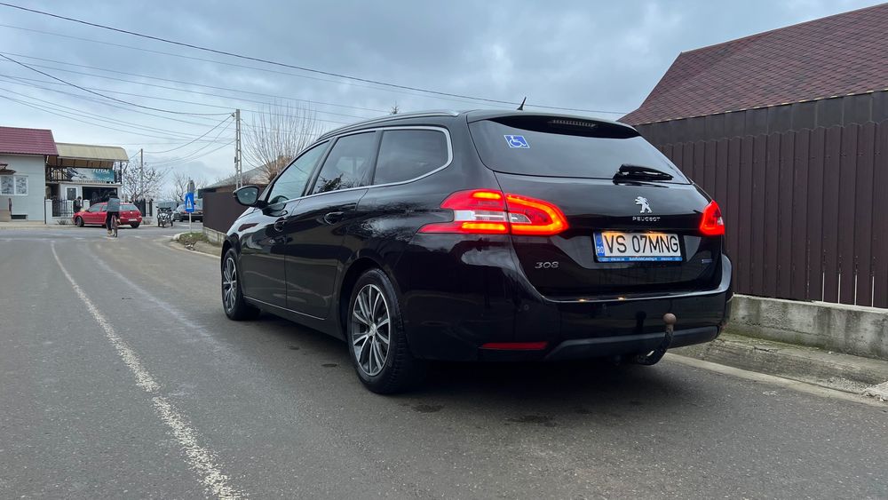 Peugeot 308 2016