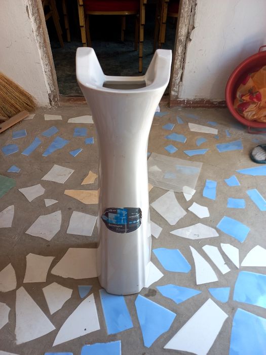 Продам пьедестал под раковину новая