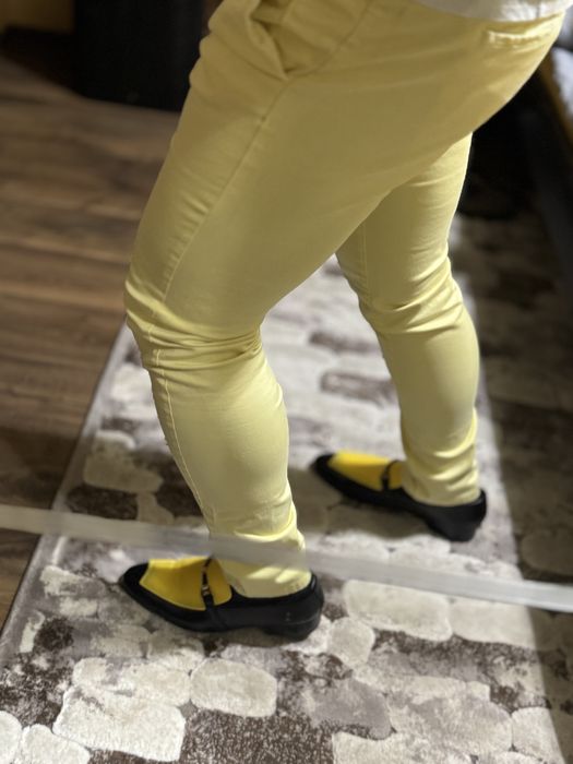 ZARA Luxury Chino Pants – Light Yellow Edition | Elegant Fit