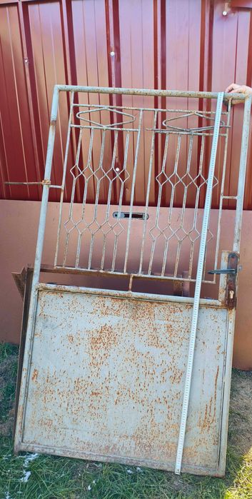 Метална входна врата