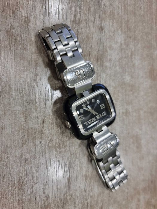 Дамски часовник Diesel 30 мм.