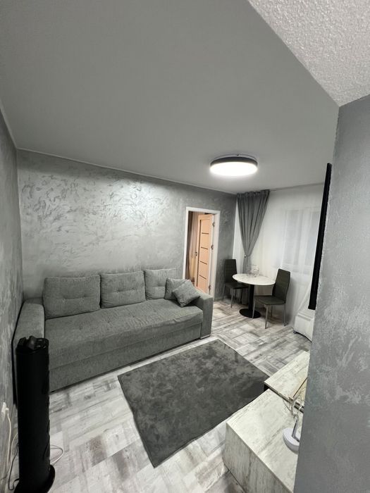 Inchiriez apartament zona Campus