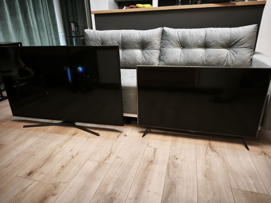 Vand doua televizoare Samsung Smart 4K