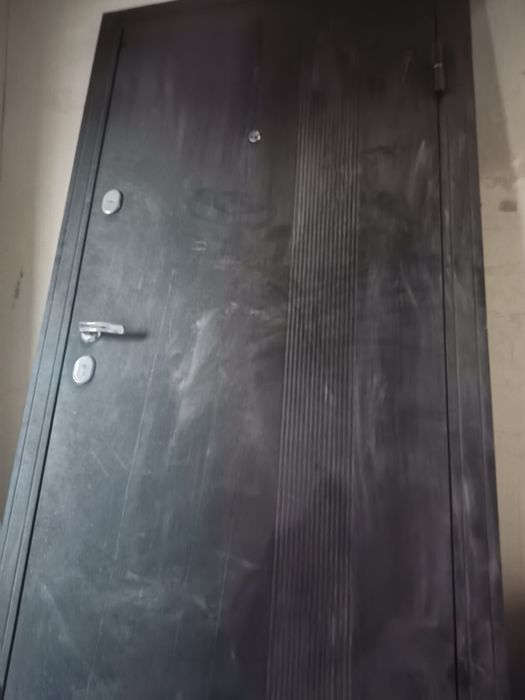 Продам дверь почти новая