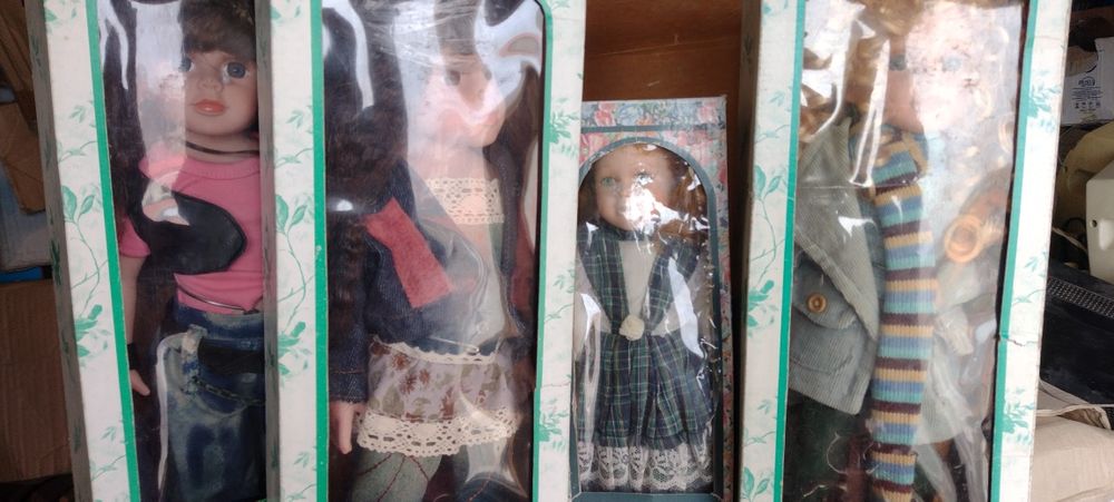 порцеланова кукла,винилова кукла