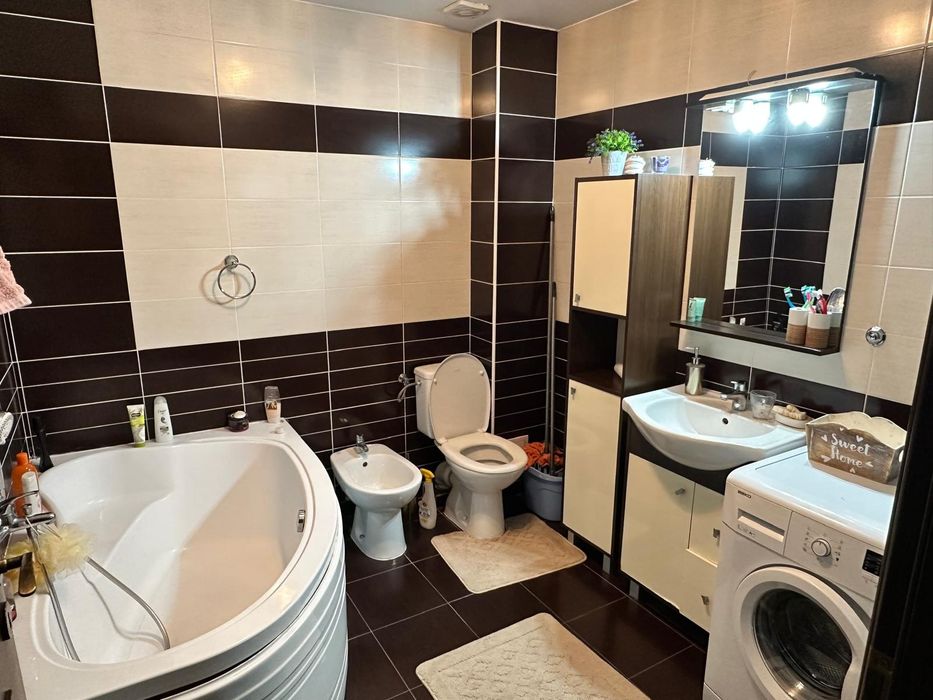 Apartament 3 camere, Str Zimbrului , ultracentral, etaj 1, bloc nou, parcare subterana, complet mobilat si utilat