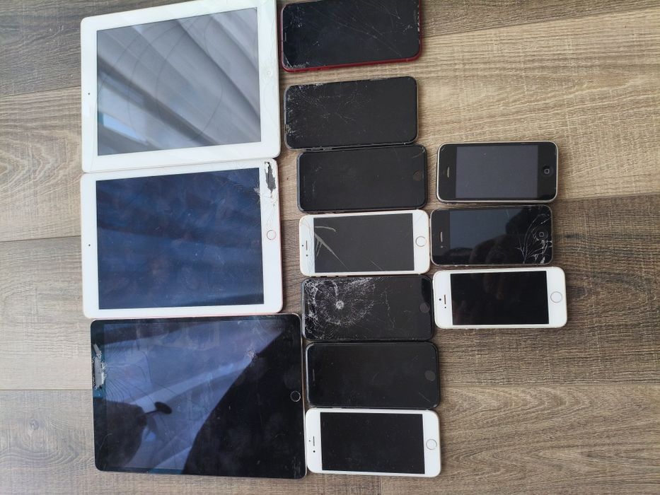 Vind colecția de iPhone se da numai totul nu separat