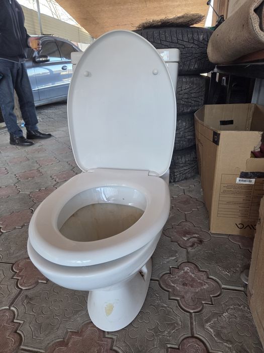 Унитаз в хорошем состоянии