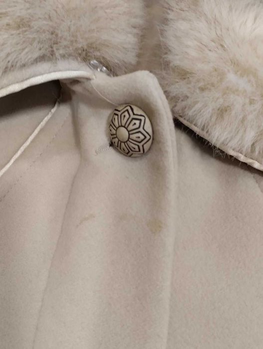 кашмирено палто в добро състояние