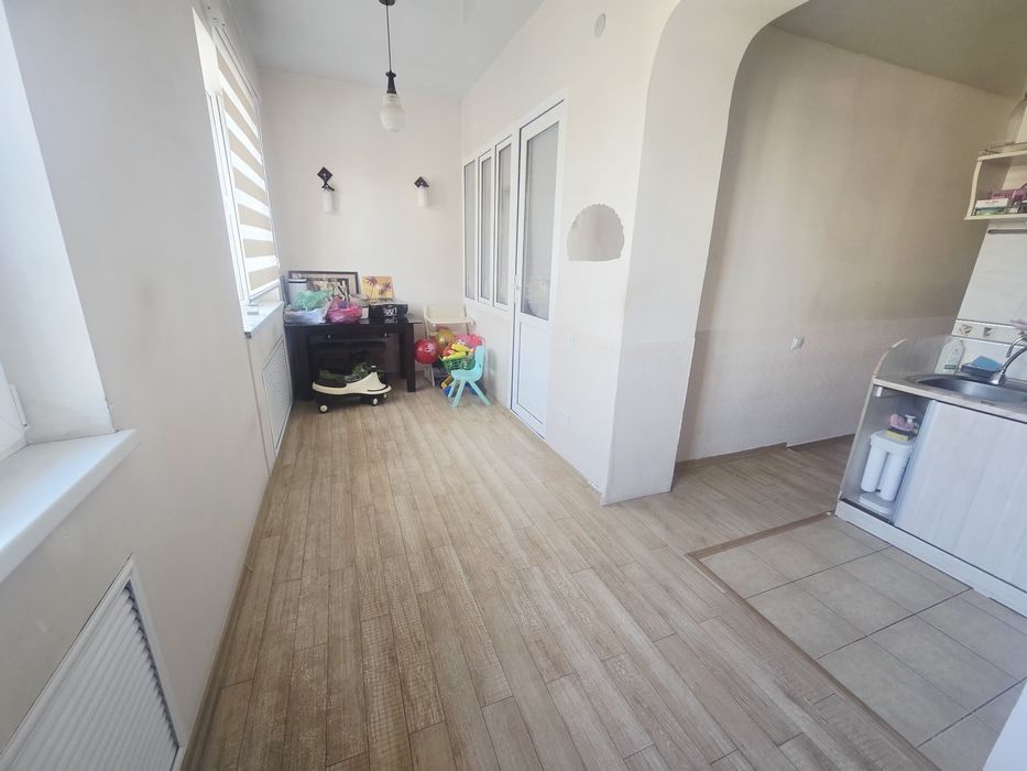 Продаётся Квартира на ц5 напротив монумента мужества около Monday otel