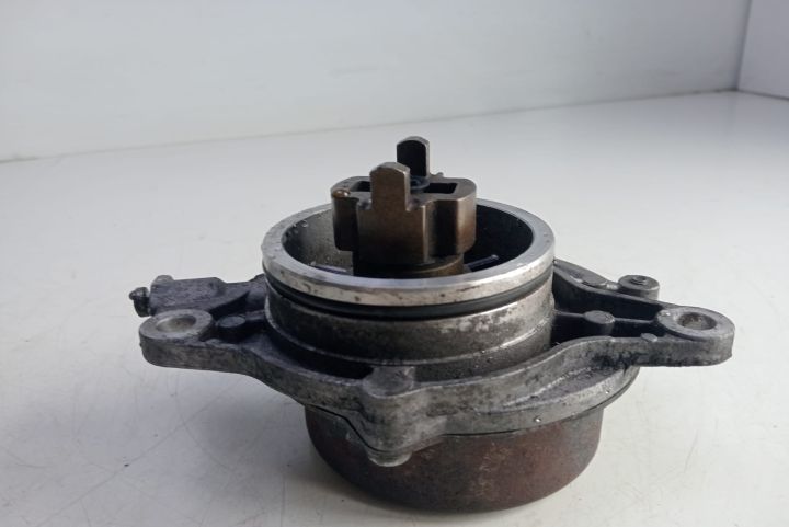 Pompa  vacuum 700437012 BMW Seria 5 E60/E61 seria