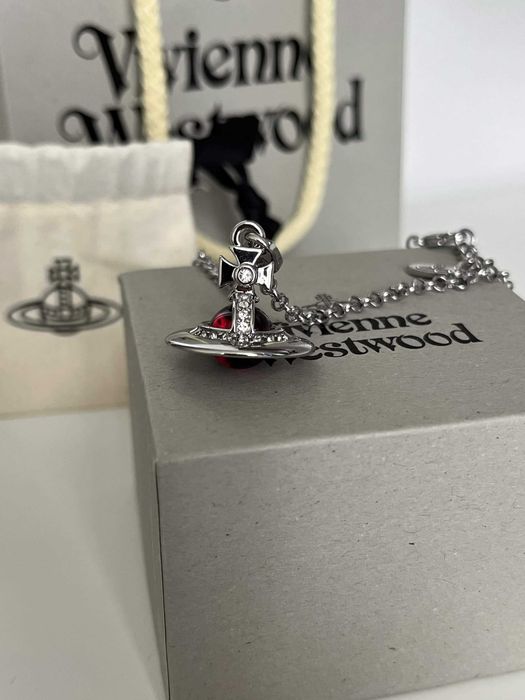Lantisor Vivienne Westood visiniu