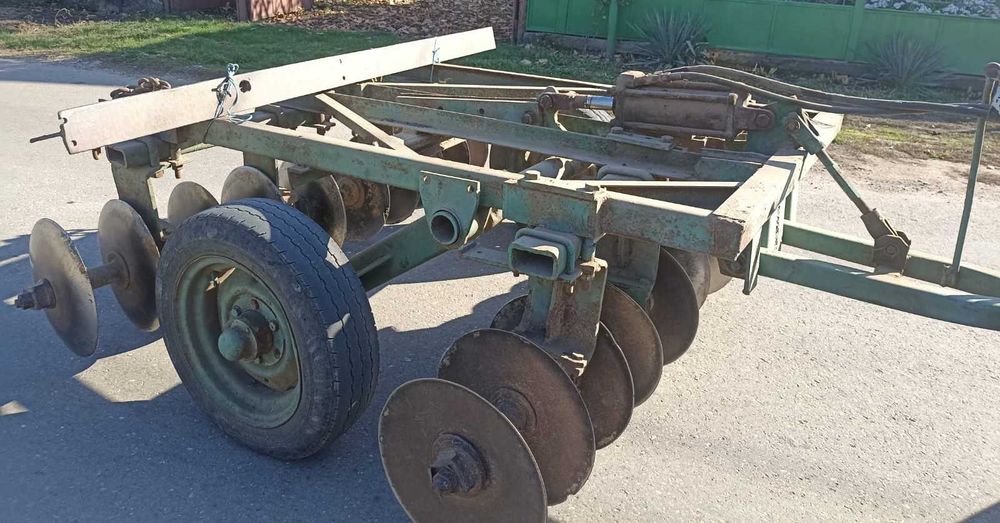 Semanatoare 21R, Prasitori 3S si 5S, Motor tractor U445