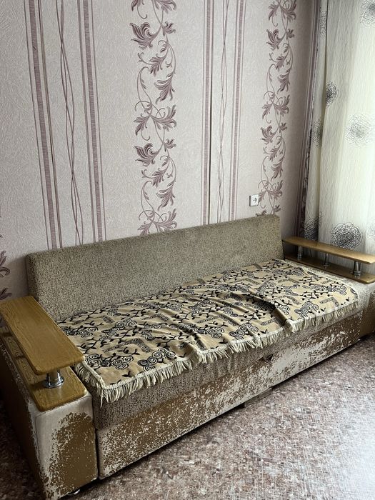 Продам диван.