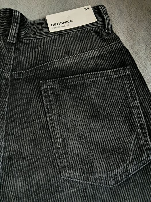 Дънки на Bershka