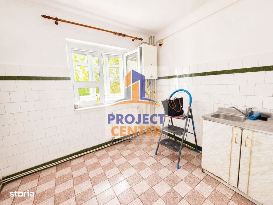 3 camere CRAIOVEI langa scoala nr 11, etaj 2, decomandat