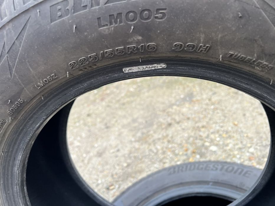 Vând 2  anvelope Iarna Bridgestone