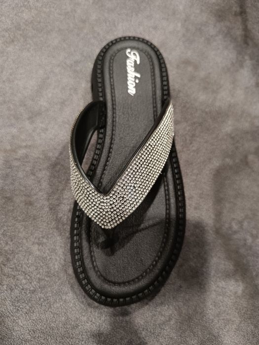 Новые сланцы- тапки