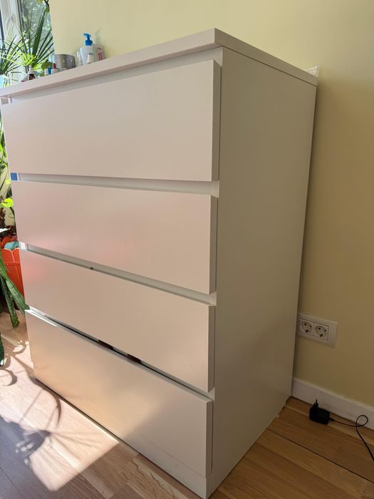 Comoda IKEA Malm 4 sertare si 6 sertare