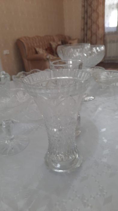 Продам вазы, каждая по 1500 тн