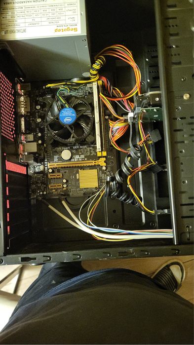 Calculator I5 intel 4460, ssd 500 gb, 8 gb ram + 500 HDD (Total 1 TB)