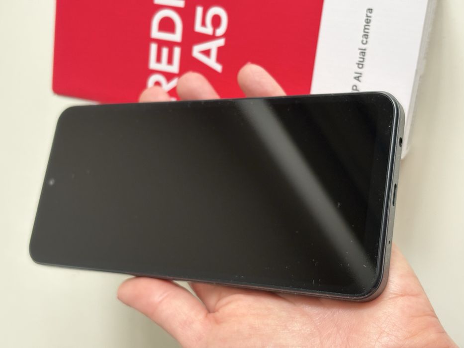Продавам 2 броя Xiaomi Redmi A3– като нов