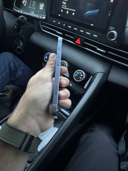 Продам Айфон 14 128Gb