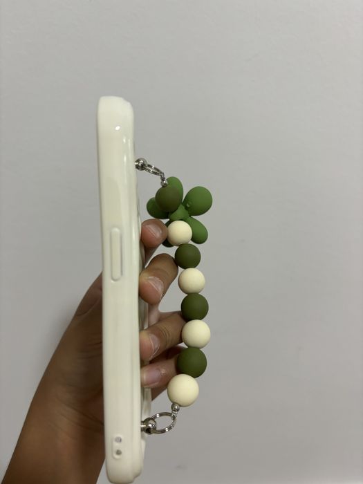 Чехол на IPhone 15 Pro «цветочек»