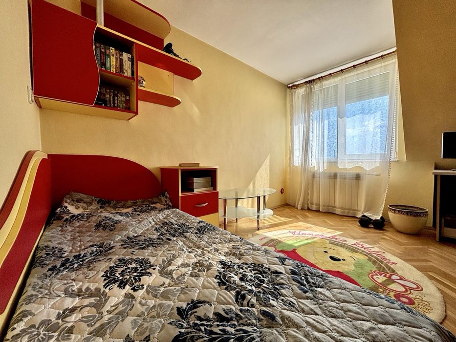 Продава се Тристаен апартамент в Варна, Възраждане 1 - 88 кв.м за 1932 €/кв.м - Снимка #4