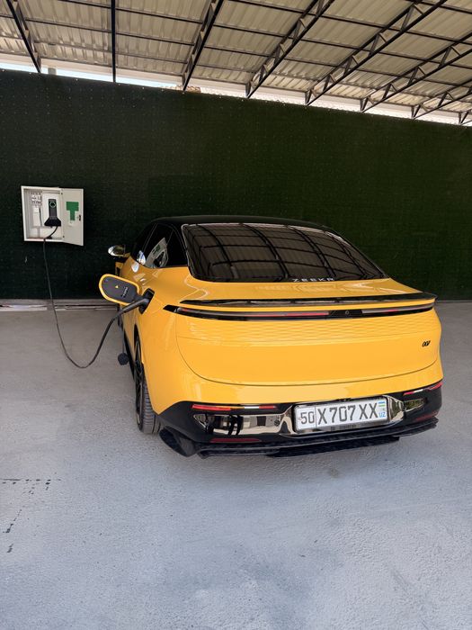 Zeekr 007 performance 2,7 секунд 100 kw