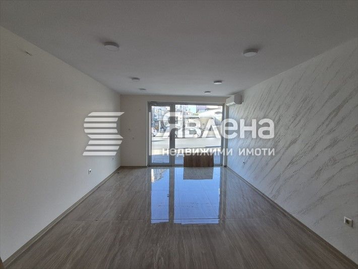 Дава се под наем Офис в Бургас, Център - 45 кв.м за 1200 € - Снимка #1