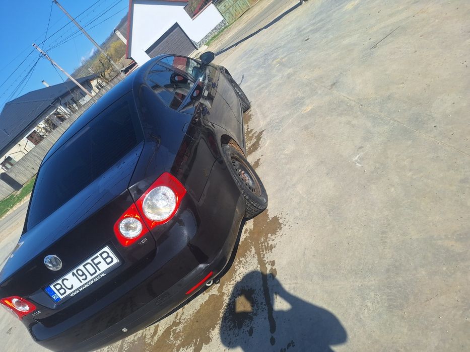 Vând Volkswagen jetta  2006