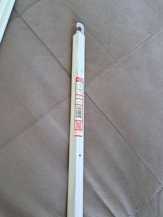 Продам обои, внутренний уголок