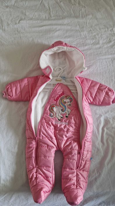 Зимен бебешки гащеризон 9-12 месеца.