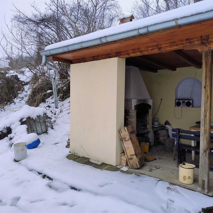 Къща с гледка към Дунава вилна зона 9 км град Русе