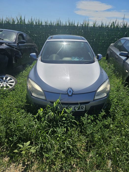 Dezmembrez Renault Megan 3 1.9d 2010