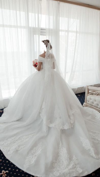 Свадебное платье