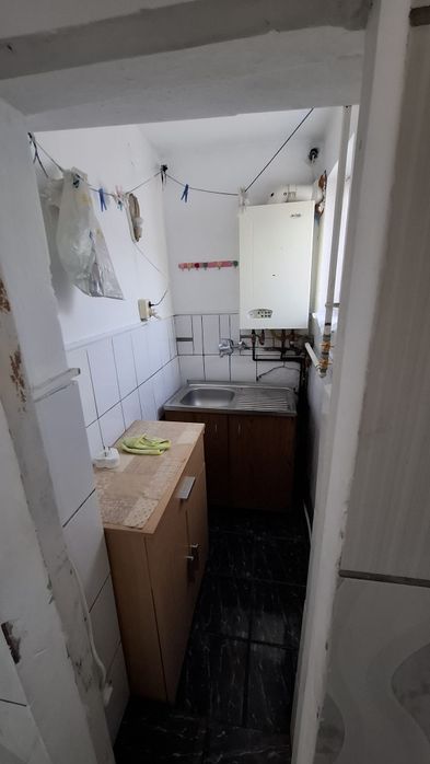 Se vinde apartament 2 camere semidecomandat, strada Slt.Gheorghe Bărboi,etaj 3.Pret 55000 €