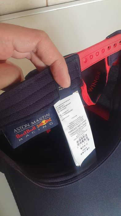 Чисто нова шапка Red Bull Aston Martin Formula 1  и шапка Russia