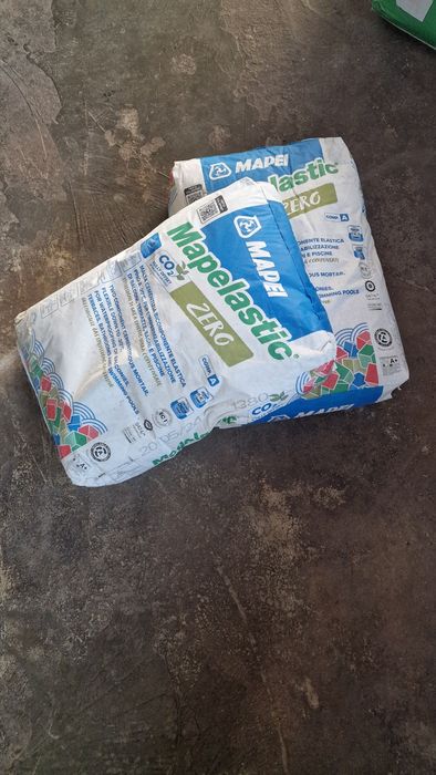 Vând adeziv ,,HIDROIZOLANT" !