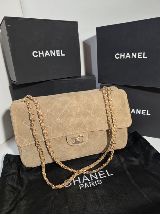 Налична чанта Chanel Maxi Flap